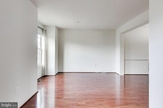 13411 Deer Highlands Way in Silver Spring, MD - Building Photo - Building Photo