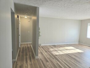 11712 Camden Ave in Omaha, NE - Foto de edificio - Building Photo