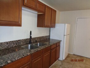 44538 2nd St E in Lancaster, CA - Building Photo - Building Photo