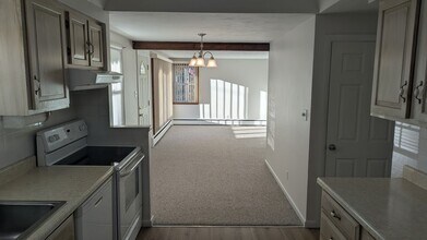 21 Falmouth Dr in Grafton, MA - Building Photo - Building Photo