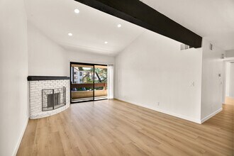 15155 Sherman Way, Unit 52 in Van Nuys, CA - Building Photo - Building Photo