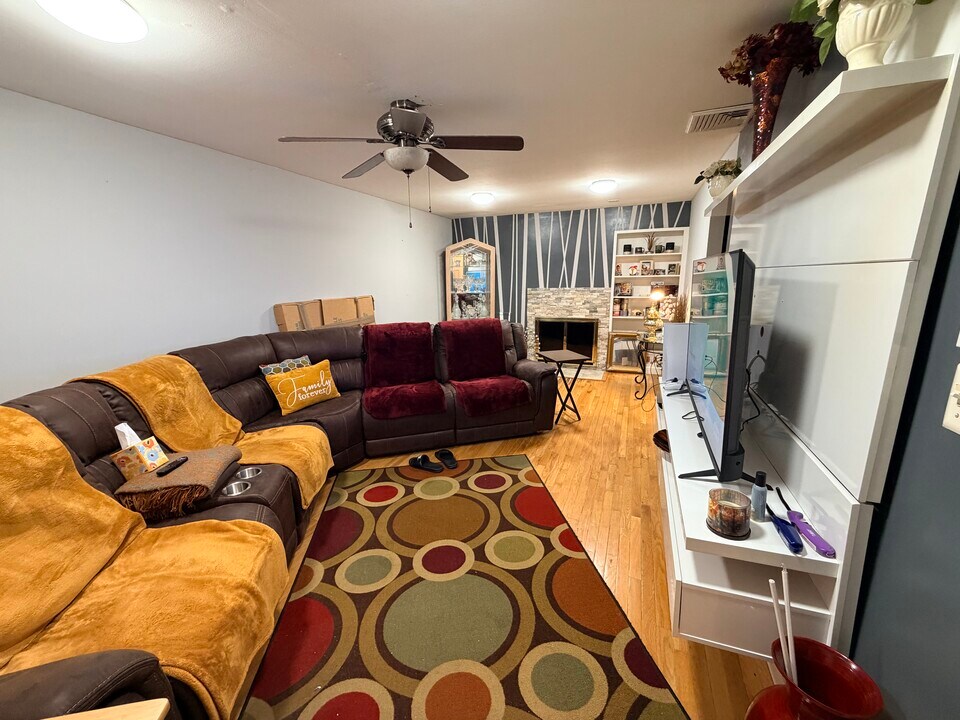 2 Stevens Pl, Unit 2 in Rocky Hill, CT - Building Photo