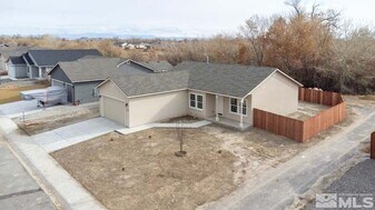 2539 Verona Dr in Fallon, NV - Building Photo