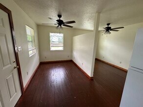 10024 Wrangler Wy in Midway, TX - Foto de edificio - Building Photo