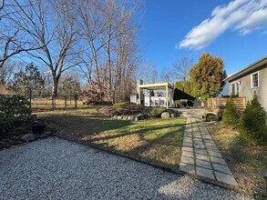 83 Whiting St in Cranston, RI - Building Photo - Building Photo