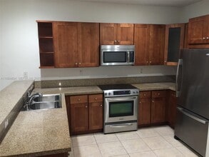 7540 NW 114th Pl in Medley, FL - Building Photo - Building Photo