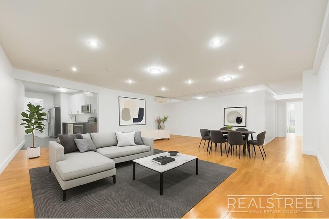 LUXURY 3 BR 2 Bath in Queens!