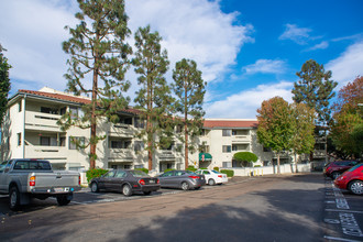 Oak Terrace Apartments in Chula Vista, CA - Building Photo - Building Photo