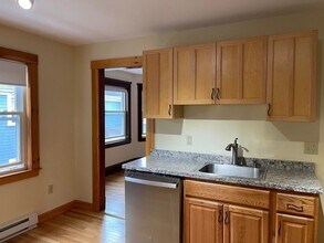 33 Oak Rd in Norwood, MA - Building Photo - Building Photo