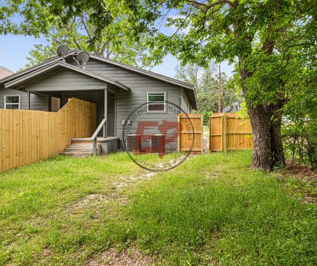 property at 1920 Lyle Ave