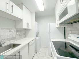 11508 Royal Palm Blvd in Coral Springs, FL - Building Photo