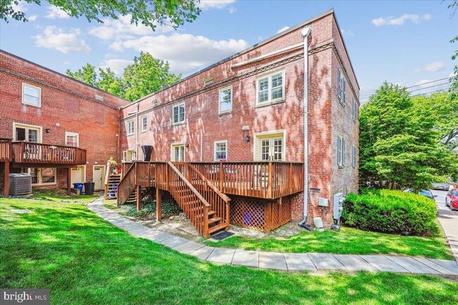 6705 Hillandale Rd in Chevy Chase, MD - Building Photo - Building Photo