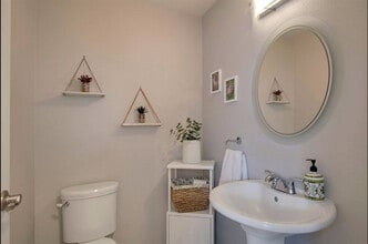 35 Patricia Way in Roseville, CA - Building Photo - Building Photo