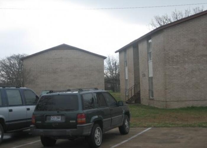 2702 Evergreen Cir in Bryan, TX - Building Photo