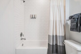 2604 N Highland Ave in Tampa, FL - Building Photo - Building Photo