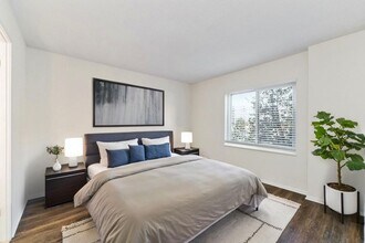 8360 Greensboro Dr in McLean, VA - Foto de edificio - Building Photo