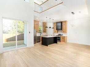 5851 Millar Dr in Dallas, TX - Building Photo - Building Photo