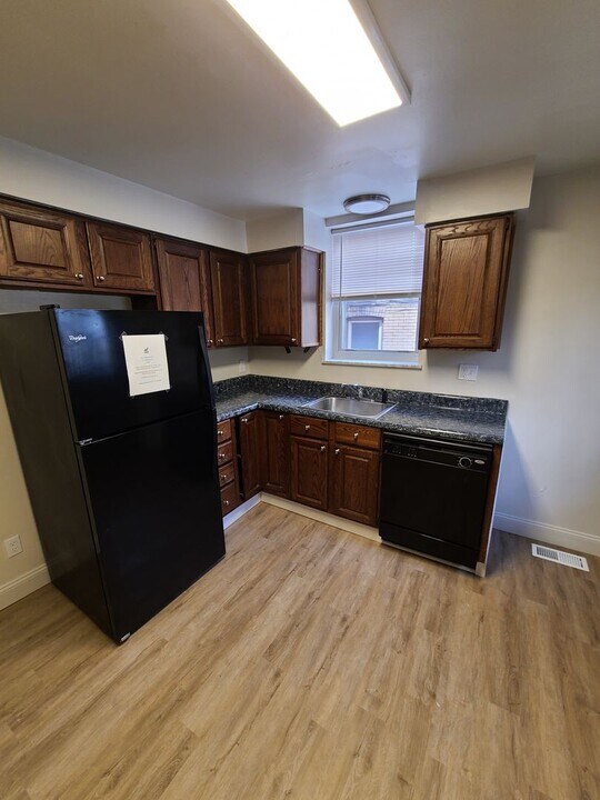 411 McKee Pl in Pittsburgh, PA - Building Photo