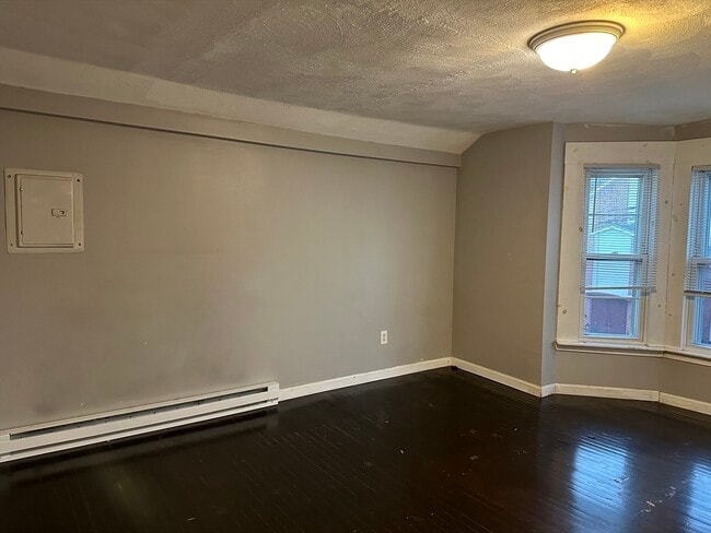 163 Saratoga St, Unit 2 in Boston, MA - Building Photo - Building Photo