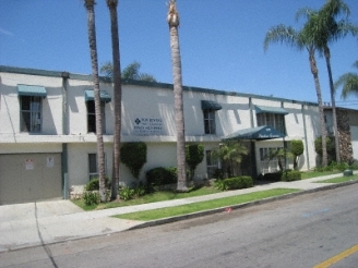 Linden Terrace Apartments in Long Beach, CA - Building Photo - Building Photo