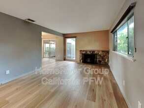 6435 Mammoth Ave in Los Angeles, CA - Building Photo - Building Photo