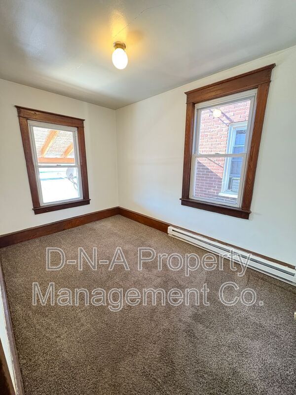 19 S 7th St in Stroudsburg, PA - Building Photo - Building Photo
