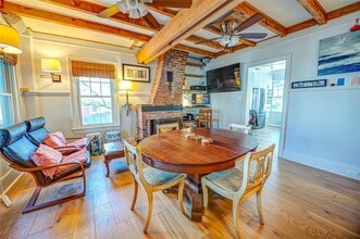 303 E Main St in Port Jefferson, NY - Building Photo - Building Photo