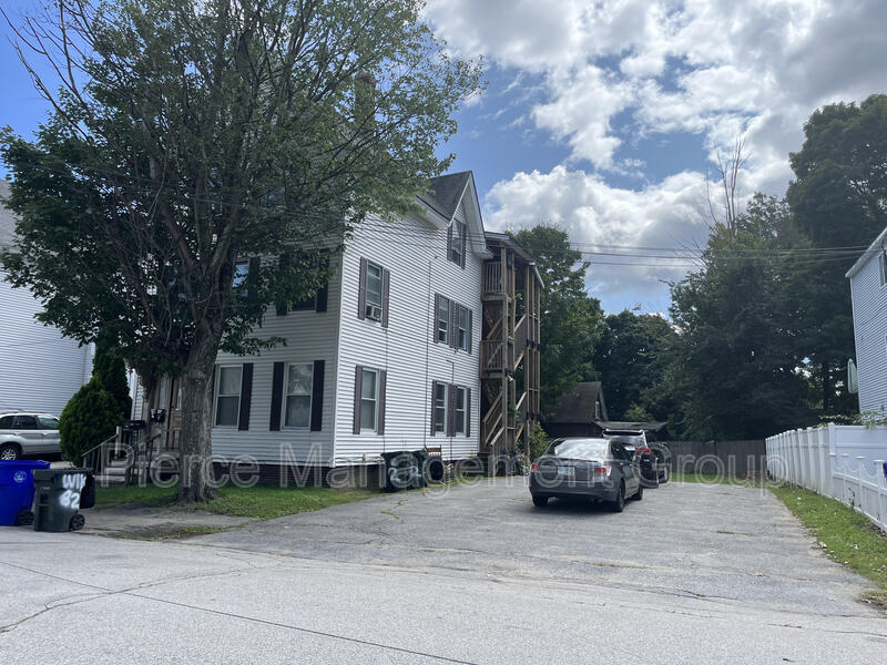 82 Walker St in Manchester, NH - Building Photo