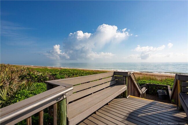 484 NE Plantation Rd in Stuart, FL - Building Photo - Building Photo