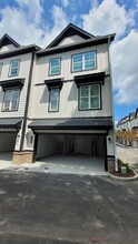 2585 Ocean Walk Dr in Atlanta, GA - Building Photo - Building Photo