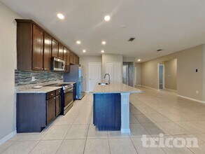 15271 Aquarius Wy in Mascotte, FL - Building Photo - Building Photo