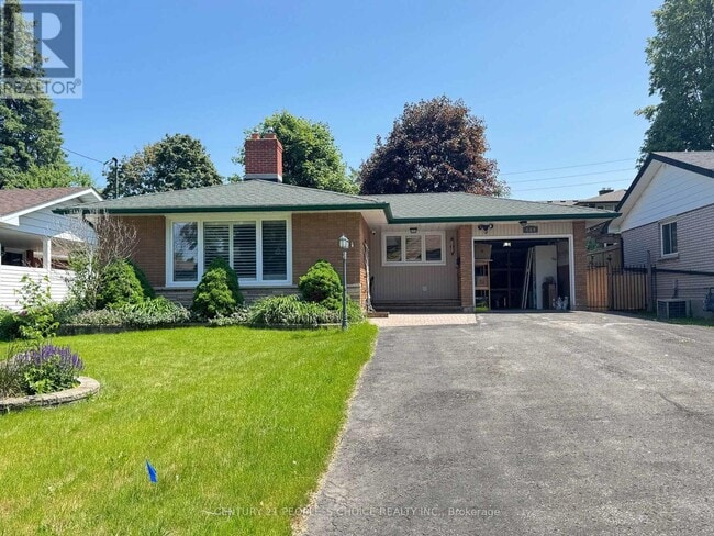 459 Bernhard Crescent in Oshawa, ON - Building Photo - Building Photo