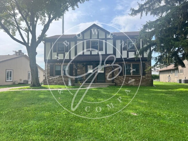 property at 6755 Woodlake Dr