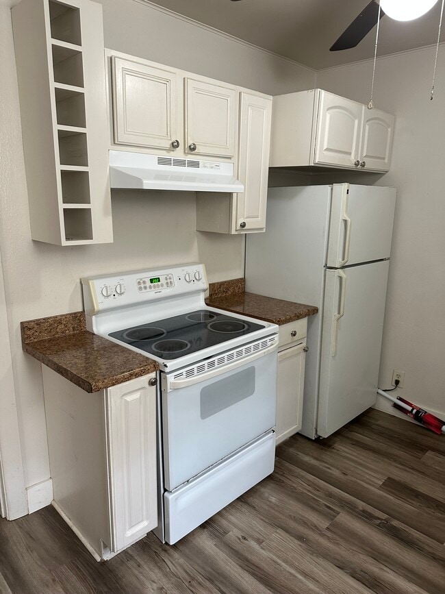 575 N Kansas St, Unit B in Edwardsville, IL - Building Photo - Building Photo