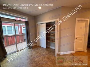 137 Wild Rose St in Fircrest, WA - Building Photo - Building Photo