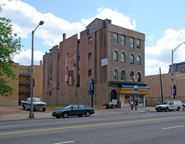 98 Clinton Ave in Newark, NJ - Foto de edificio - Building Photo