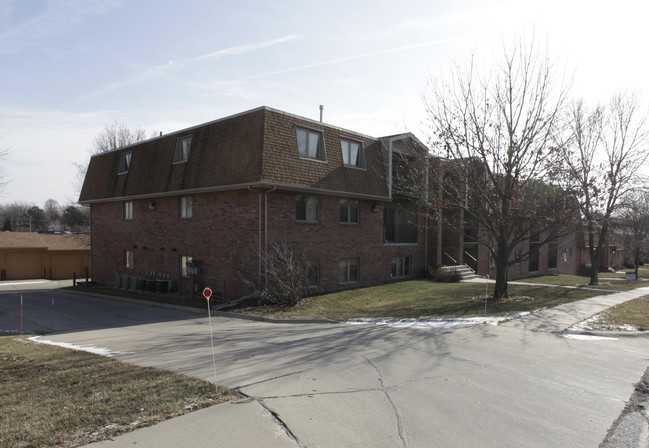 Lamplighter Apartments in Omaha, NE - Foto de edificio - Building Photo