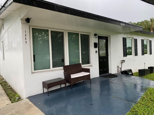 1353 9th St in West Palm Beach, FL - Building Photo - Building Photo
