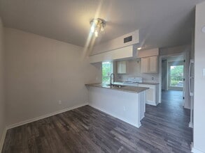 1020 Autumn Cir, Unit C in College Station, TX - Foto de edificio - Building Photo