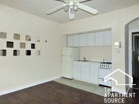 6916 N Lakewood Ave, Unit 403 in Chicago, IL - Building Photo