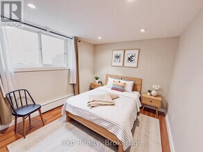 26 Woodfern Ct in Kitchener, ON - Building Photo - Building Photo