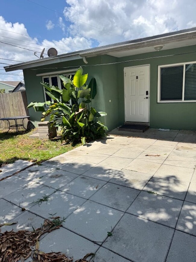 property at 1050 SW 30th St