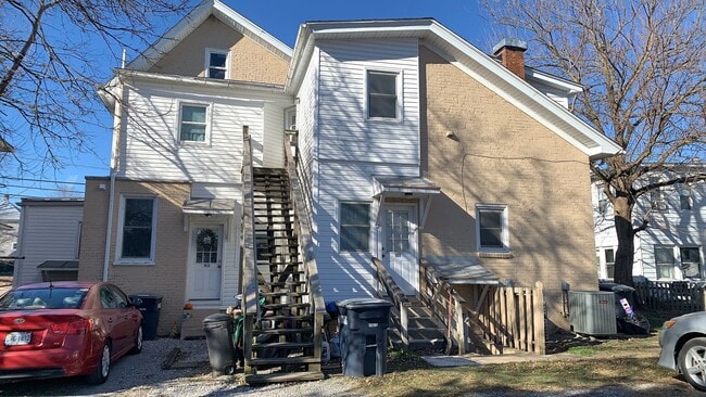 330 N High St in Harrisonburg, VA - Building Photo - Building Photo