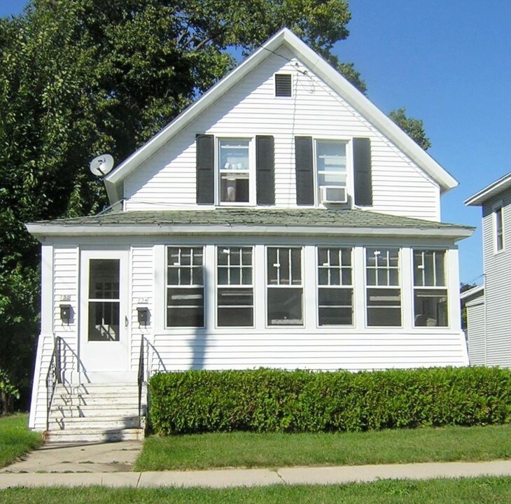 732 Vine Ave in Oshkosh, WI - Building Photo