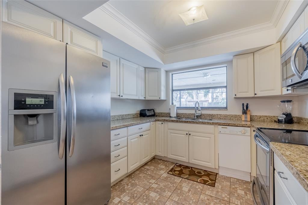 4331 NW 116th Ave in Sunrise, FL - Building Photo
