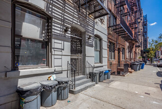 229 W 20th St in New York, NY - Foto de edificio - Building Photo