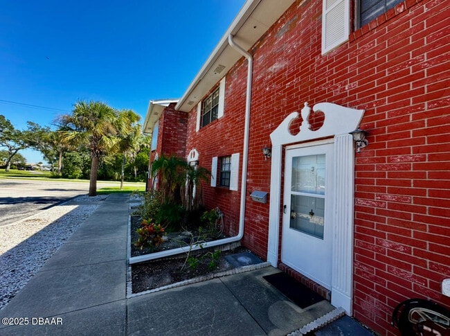 2250 S Palmetto Ave in Daytona Beach, FL - Building Photo - Building Photo