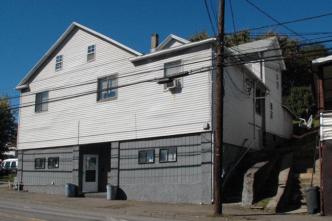 609 E Main St in Plymouth, PA - Building Photo - Building Photo