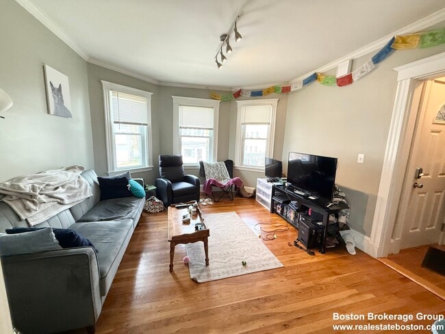 81 Florence St in Boston, MA - Foto de edificio - Building Photo