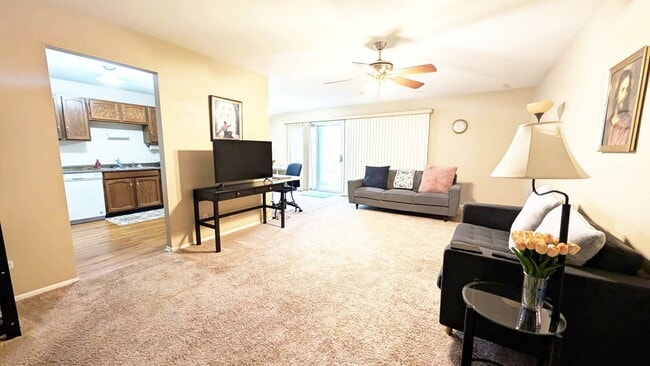 602 Hanover Ct in Schaumburg, IL - Building Photo - Building Photo